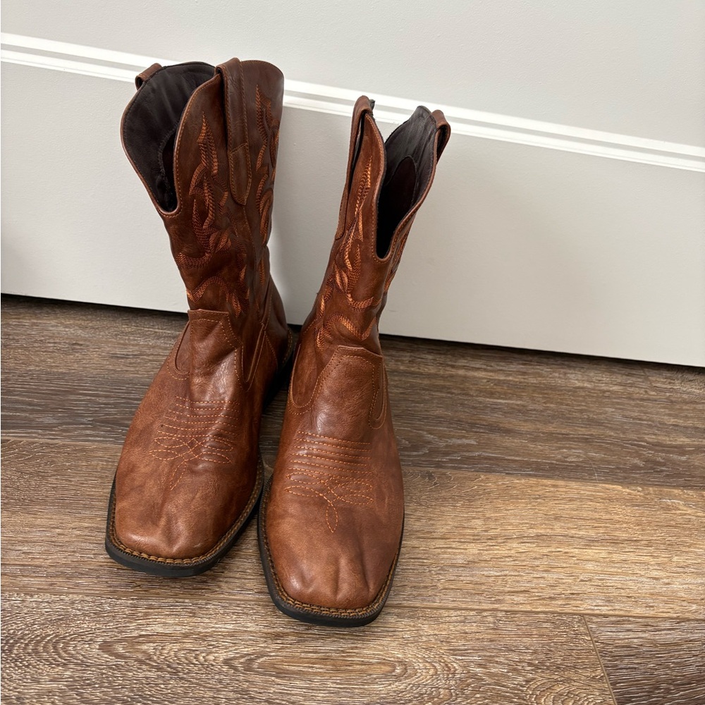 Men's Brown Western Cowboy Boots with Decorative Stitching - Picture 5 of 14